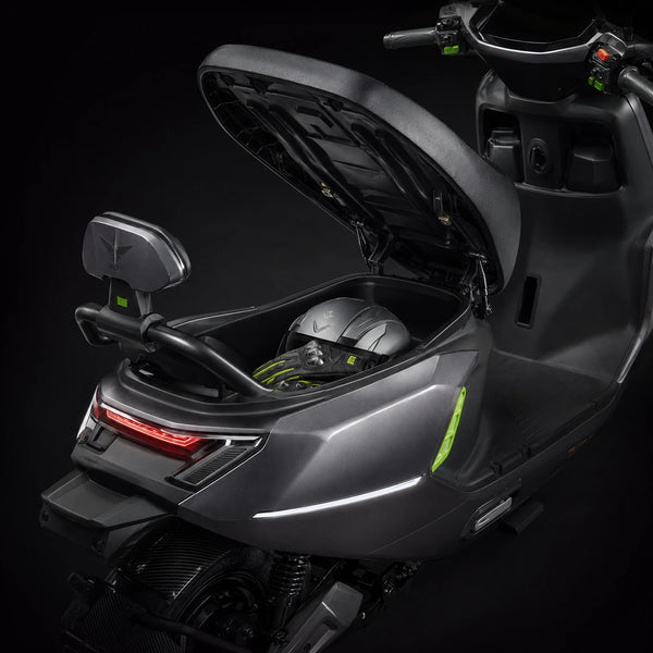 UNDER-SEAT GEAR BASKET STORAGE